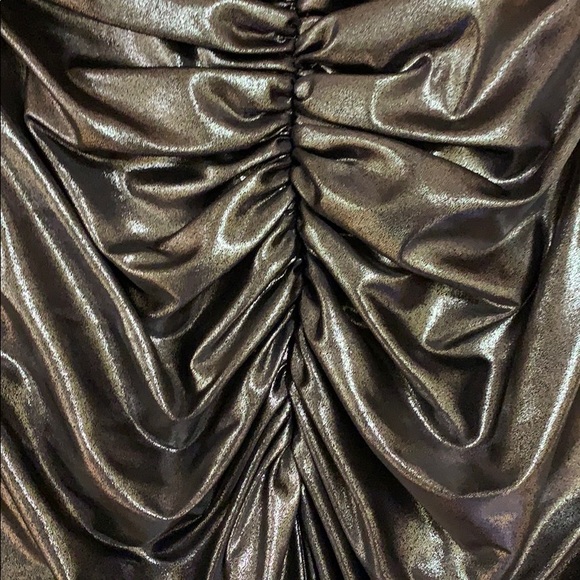 Metallic Detailed Gown - Picture 3 of 7